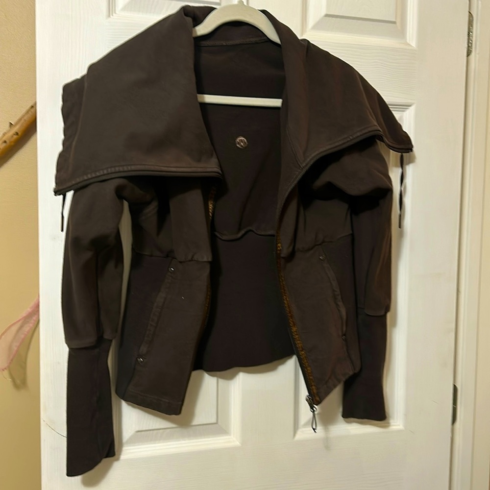Rare Lululemon cocoa brown cooled zip up sweater